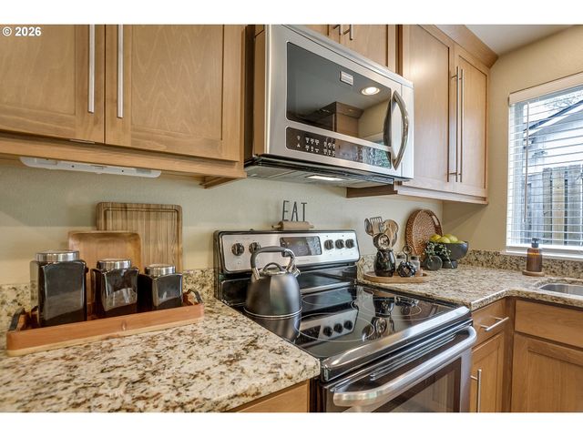 7165 Sw SORRENTO Rd, Beaverton, OR 97008