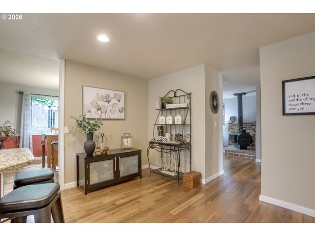 7165 Sw SORRENTO Rd, Beaverton, OR 97008