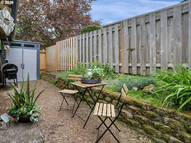 7165 Sw SORRENTO Rd, Beaverton, OR 97008