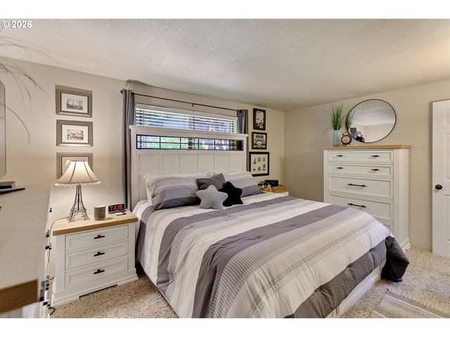7165 Sw SORRENTO Rd, Beaverton, OR 97008