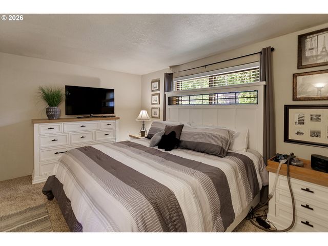 7165 Sw SORRENTO Rd, Beaverton, OR 97008