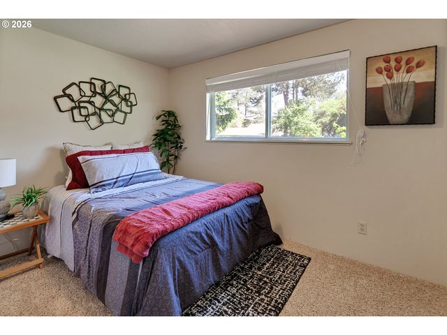 7165 Sw SORRENTO Rd, Beaverton, OR 97008
