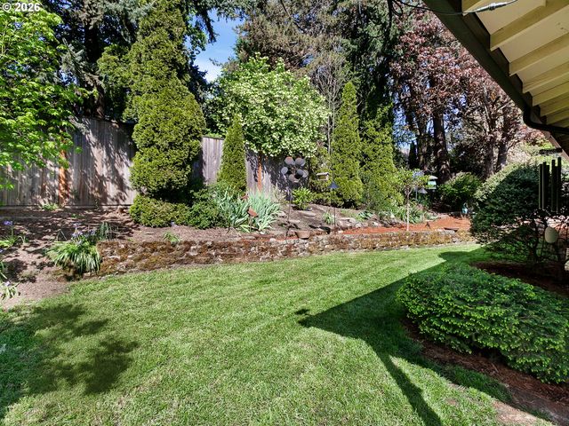 7165 Sw SORRENTO Rd, Beaverton, OR 97008
