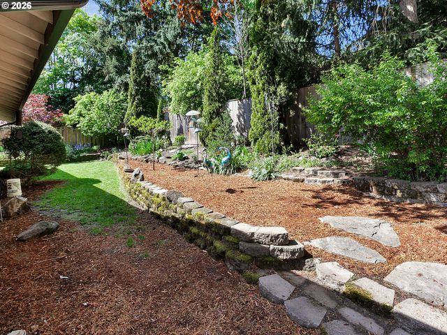 7165 Sw SORRENTO Rd, Beaverton, OR 97008