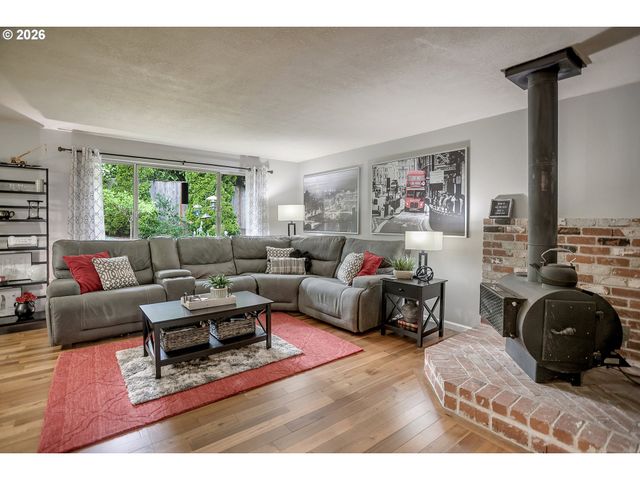7165 Sw SORRENTO Rd, Beaverton, OR 97008