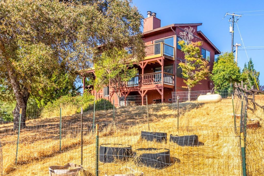 1865 Secret Lake Ct, Cool, CA 95614