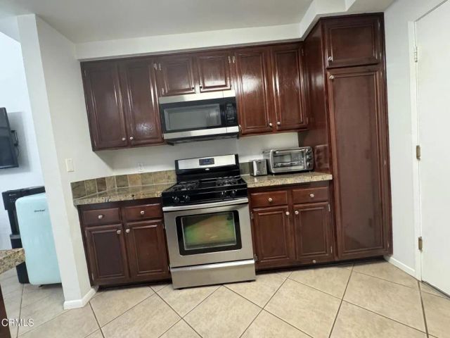 11337 Dronfield Terrace 4, Los Angeles, CA 91331