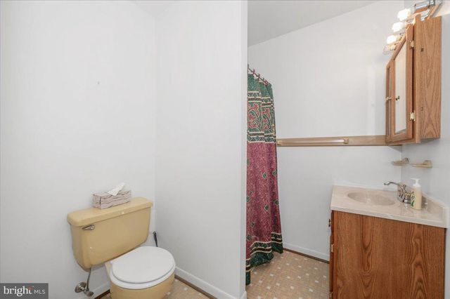 1300 HOLLIBEN RD, Severna Park, MD 21146