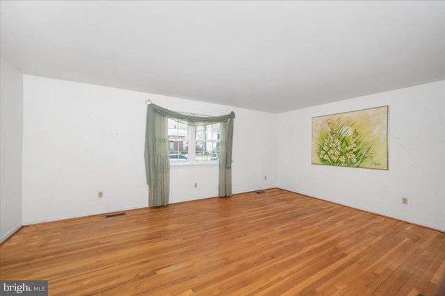 1300 HOLLIBEN RD, Severna Park, MD 21146