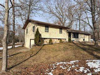 1080 N Industrial Drive, Houston, MO 65483