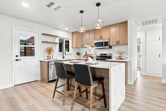 27176 Hibiscus, Highland, CA 92346