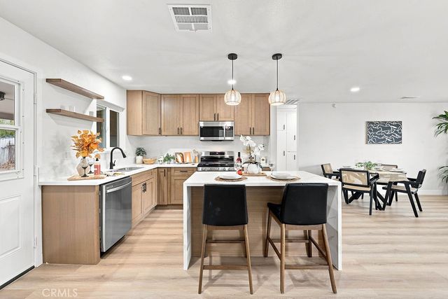 27176 Hibiscus, Highland, CA 92346