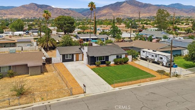27176 Hibiscus, Highland, CA 92346