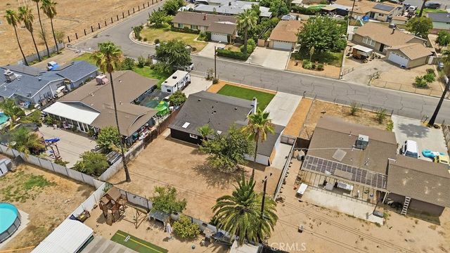 27176 Hibiscus, Highland, CA 92346