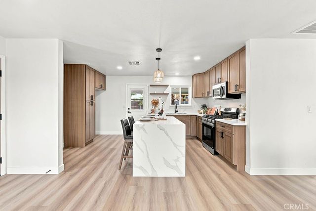 27176 Hibiscus, Highland, CA 92346