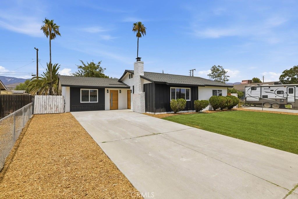 27176 Hibiscus, Highland, CA 92346