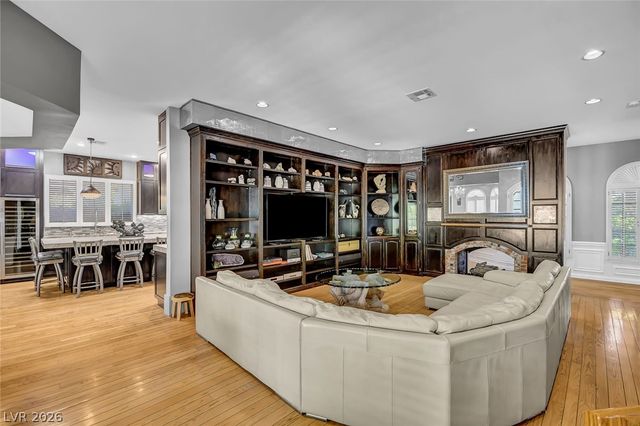 24 Quail Run Road, Henderson, NV 89014