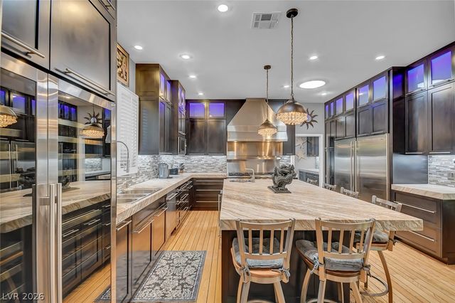 24 Quail Run Road, Henderson, NV 89014