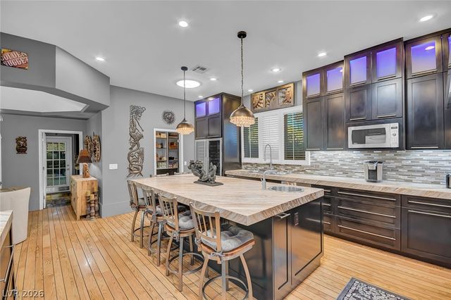 24 Quail Run Road, Henderson, NV 89014
