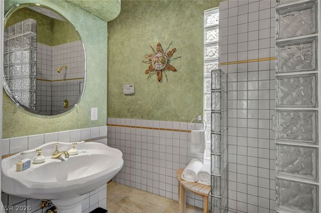 24 Quail Run Road, Henderson, NV 89014
