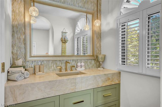 24 Quail Run Road, Henderson, NV 89014