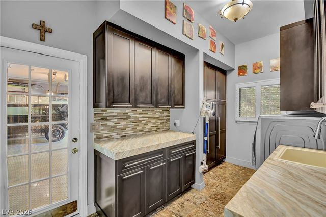 24 Quail Run Road, Henderson, NV 89014