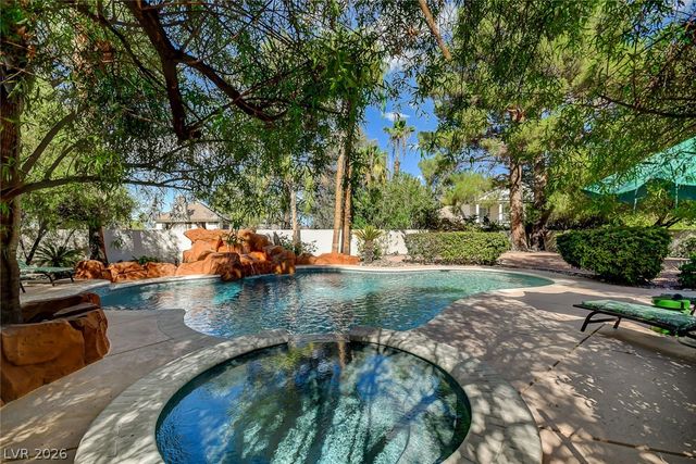 24 Quail Run Road, Henderson, NV 89014