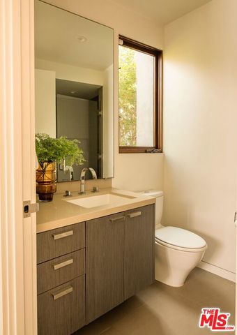 3218 Maplewood Avenue, Los Angeles, CA 90066