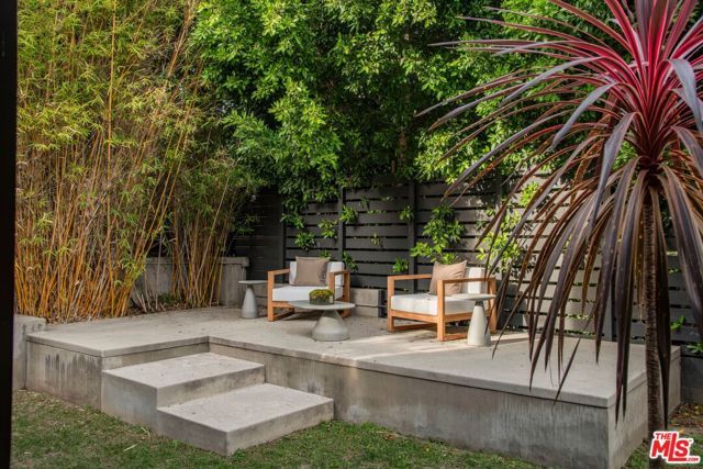 3218 Maplewood Avenue, Los Angeles, CA 90066