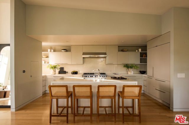 3218 Maplewood Avenue, Los Angeles, CA 90066