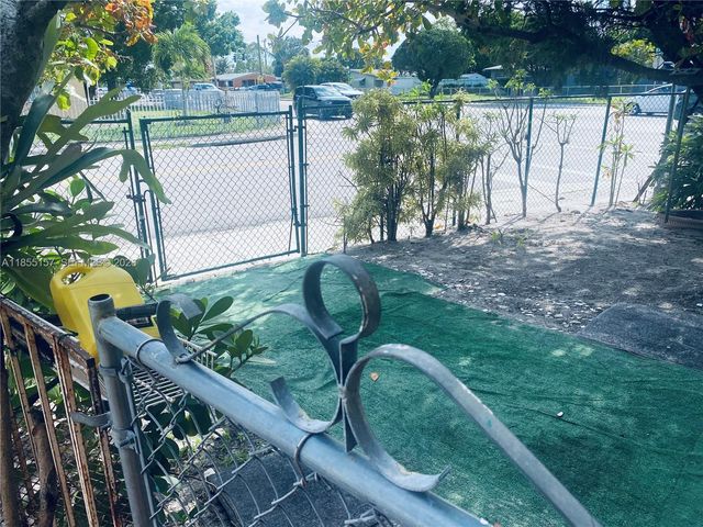 8355 NW 32nd Avenue, Miami, FL 33147