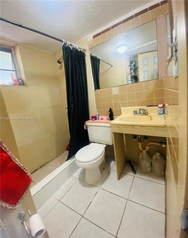8355 NW 32nd Avenue, Miami, FL 33147