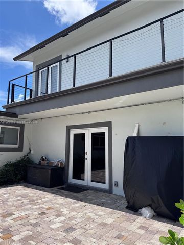 755 N Crescent Dr B, Hollywood, FL 33021