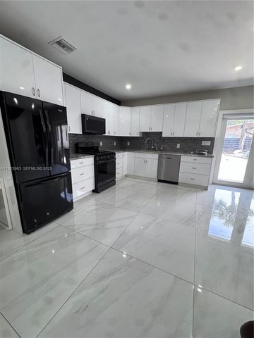 755 N Crescent Dr B, Hollywood, FL 33021