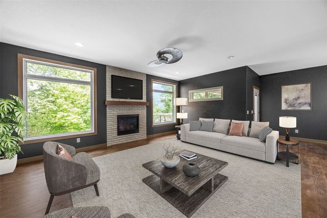 3061 Dell Ridge Lane, Hiawatha, IA 52233