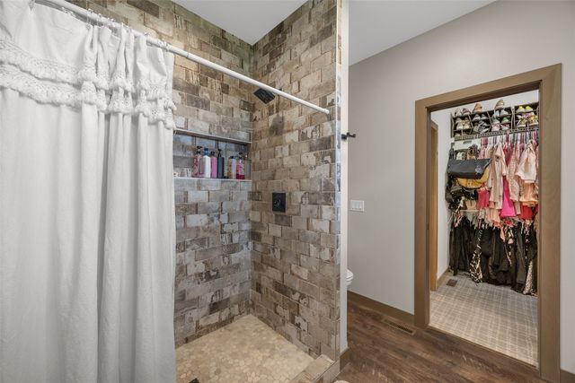3061 Dell Ridge Lane, Hiawatha, IA 52233
