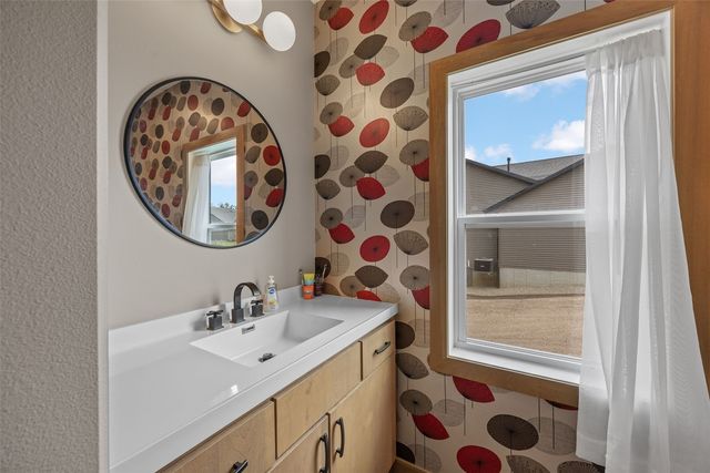 3061 Dell Ridge Lane, Hiawatha, IA 52233