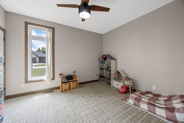 3061 Dell Ridge Lane, Hiawatha, IA 52233