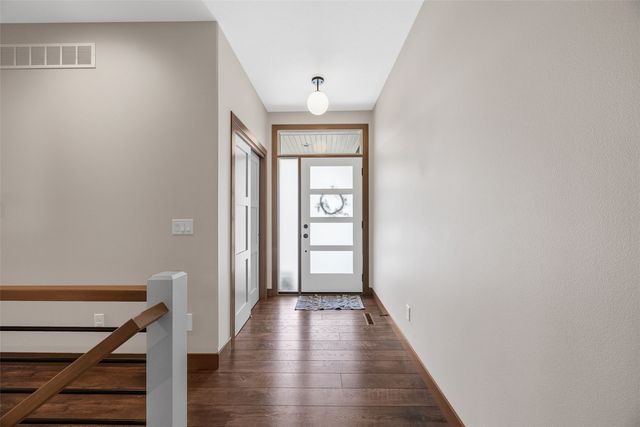 3061 Dell Ridge Lane, Hiawatha, IA 52233