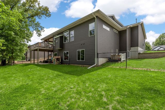 3061 Dell Ridge Lane, Hiawatha, IA 52233
