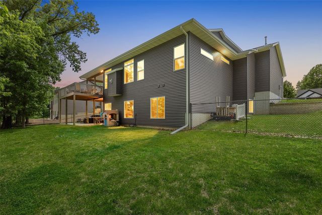 3061 Dell Ridge Lane, Hiawatha, IA 52233