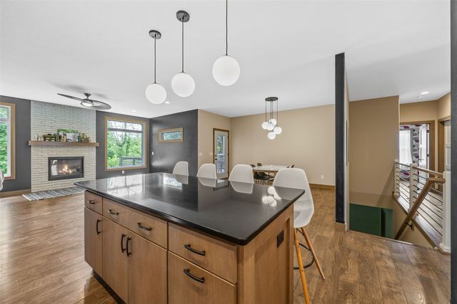 3061 Dell Ridge Lane, Hiawatha, IA 52233