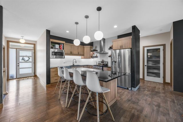 3061 Dell Ridge Lane, Hiawatha, IA 52233
