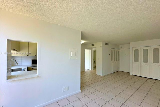 16919 N Bay Rd 617, Sunny Isles Beach, FL 33160