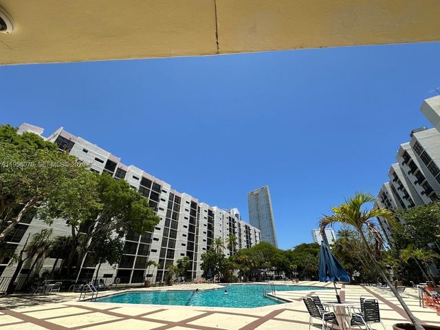 16919 N Bay Rd 617, Sunny Isles Beach, FL 33160