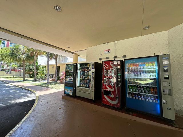 16919 N Bay Rd 617, Sunny Isles Beach, FL 33160