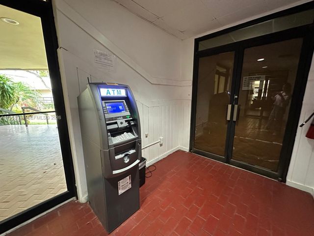 16919 N Bay Rd 617, Sunny Isles Beach, FL 33160