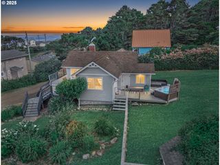 5353 Sw NEAL Ave, Waldport, OR 97394