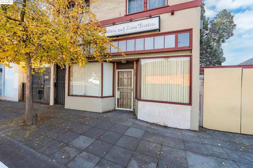 2257 MACARTHUR BLVD., Oakland, CA 94602