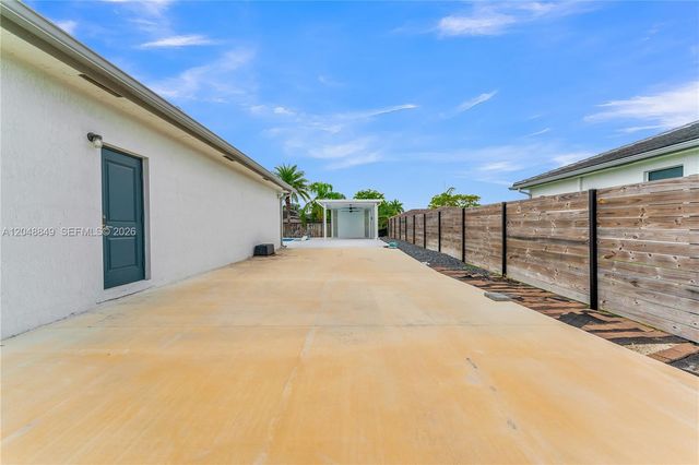 21100 SW 127th Place, Miami, FL 33177
